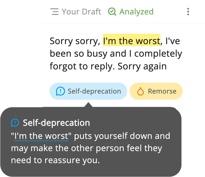 La app de Subtext muestra una respuesta tardía que pide perdón tres veces, con las palabras “I’m the worst” marcadas y el motivo de la etiqueta Self-deprecation abierto